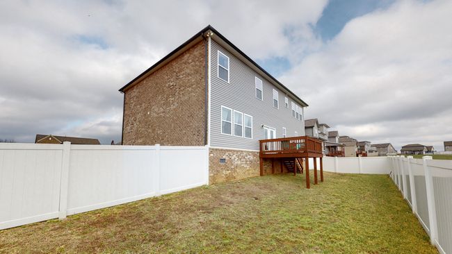 Plenty of side-to-side room in the backyard | Image 41