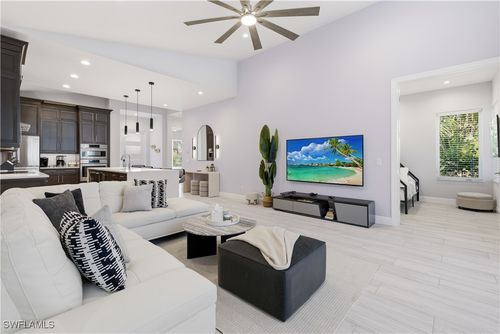 711 91st Ave N, Naples, FL, 34108-2424 | Card Image