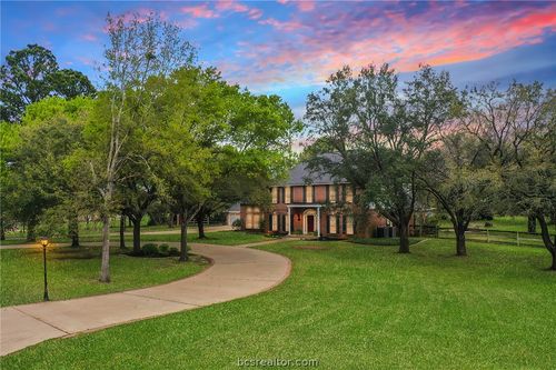 6 Lori Ln, College Station, TX, 77845-9402 | Card Image
