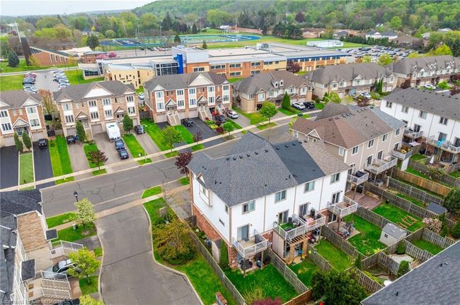 16 Hemlock Way, Townhouse with 2 bedrooms, 2 bathrooms and 3 parking in Grimsby ON | Image 34