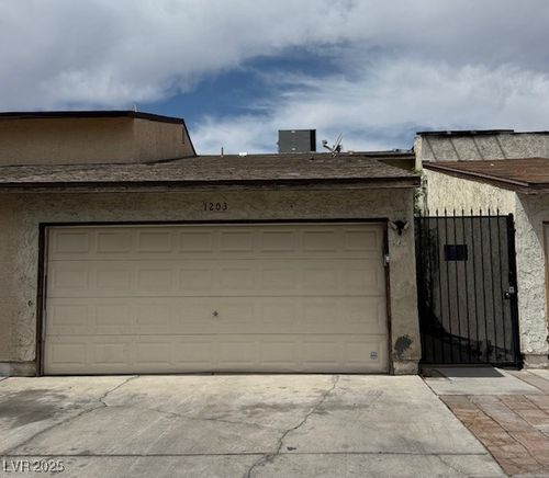1203 Mews Ln, Las Vegas, NV, 89101-1533 | Card Image