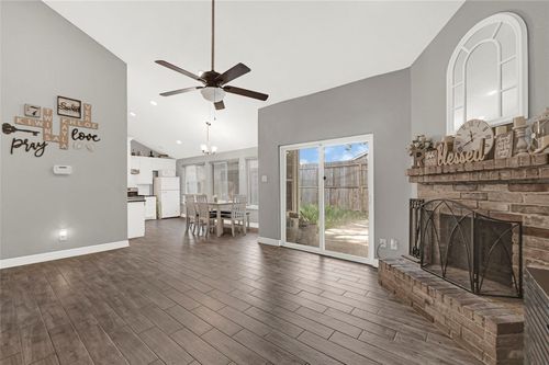 3018 Windy Royal Dr, Houston, TX, 77045-3635 | Card Image