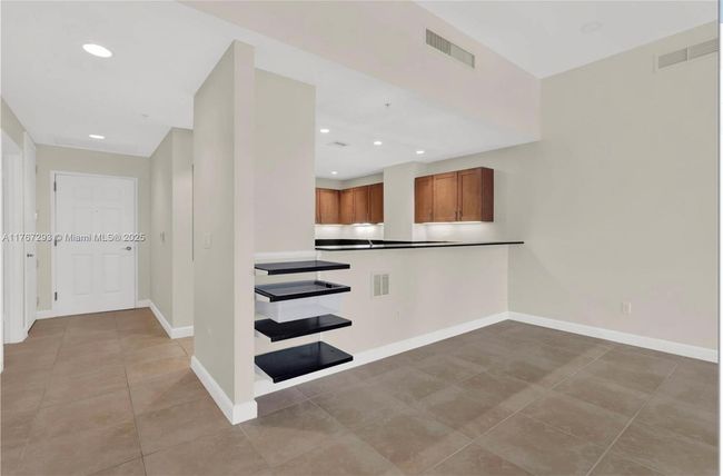 APT-503 - 8390 Sw 72 Nd Ave, Condo with 3 bedrooms, 3 bathrooms and null parking in Miami FL | Image 5