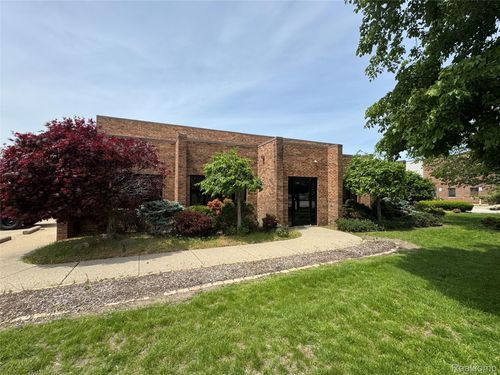 1955 Bellingham Dr, Troy, MI, 48083-2060 | Card Image