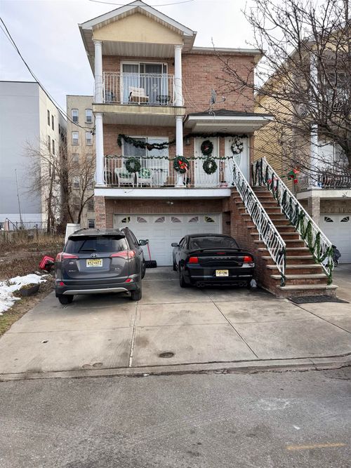 one-6118 Johnson Pl, West New York, NJ, 07093 | Card Image