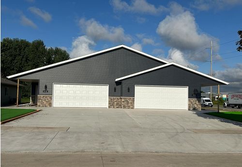 2102 S 21st St, Manitowoc, WI, 54220-6386 | Card Image