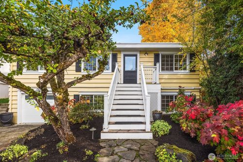 2440 64th Avenue Se, Mercer Island, WA, 98040 | Card Image