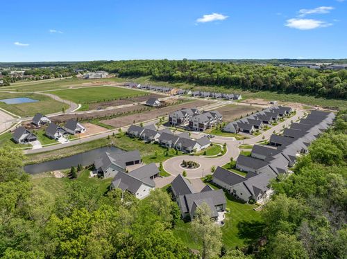 2357 Sharon Ln, Hudson, WI, 54016-4005 | Card Image