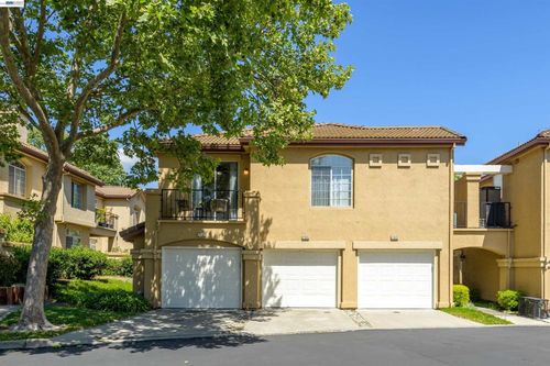 7633 Tuscany Dr, Dublin, CA, 94568-3851 | Card Image