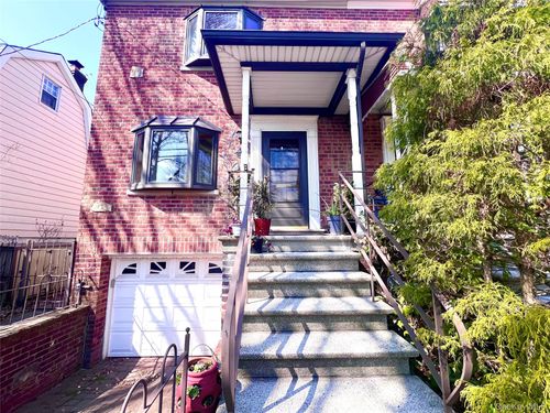 2561 Eastchester Rd, Bronx, NY, 10469-5901 | Card Image