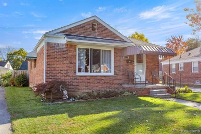 33725 Clinton Street, Home with 3 bedrooms, 2 bathrooms and null parking in Wayne MI | Image 3