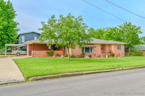 403 E Kirk St, Hugo, OK, 74743-3845 | Card Image