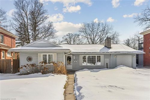 41 Spruce St, Cambridge, ON, N1R4K2 | Card Image