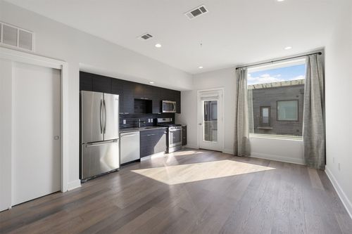 327-1800 E 4th Street, Austin, TX, 78702 | Card Image