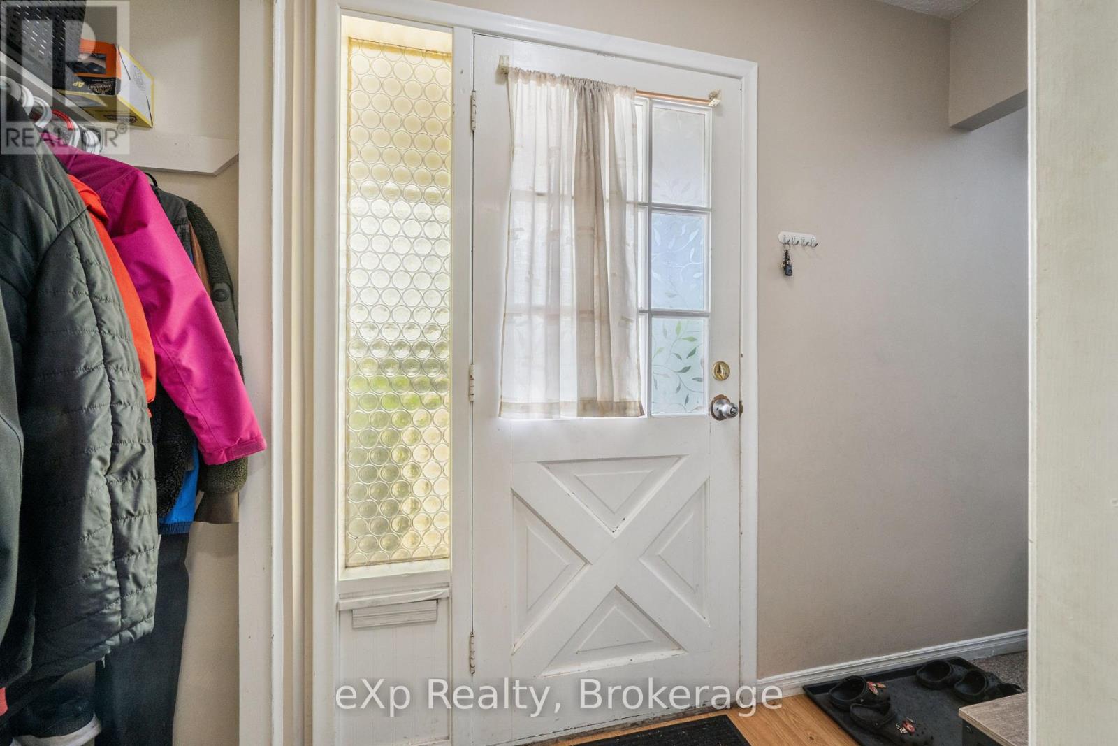 Residential in Guelph (Victoria North) 5