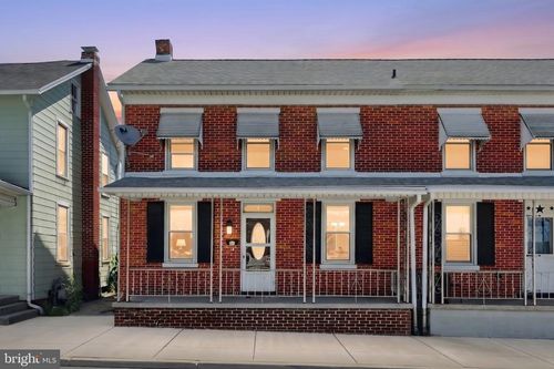 19 S Water St, SPRING GROVE, PA, 17362-1035 | Card Image