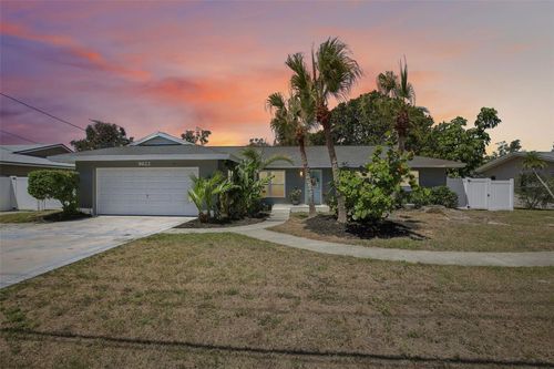 9622 Oakhurst Road, SEMINOLE, FL, 33776 | Card Image