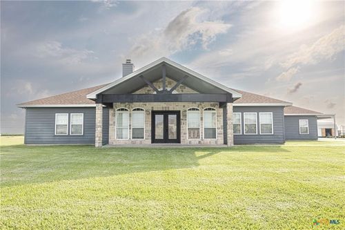 45 Blue Heron Dr N, Port Lavaca, TX, 77979-6075 | Card Image