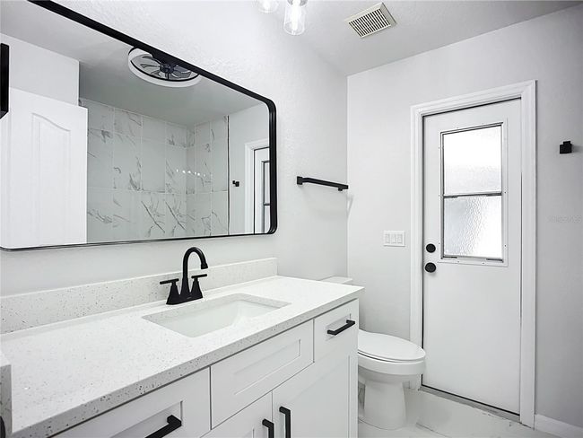Bathroom 2 | Image 25