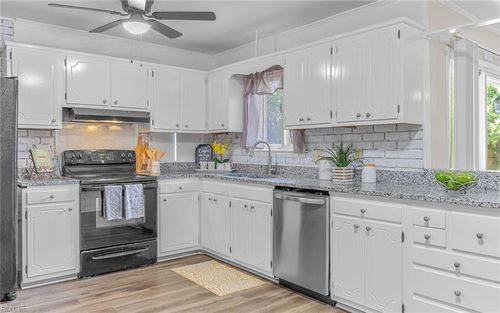 548 S Rosemont Rd, Virginia Beach, VA, 23452-4134 | Card Image
