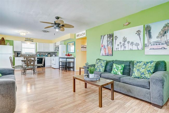 203 Carlton Ave, House other with 2 bedrooms, 2 bathrooms and null parking in Surfside Beach TX | Image 4