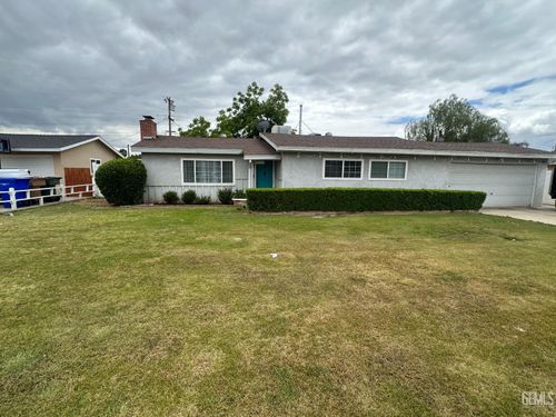 8717 Butternut Ave, Bakersfield, CA, 93306-6705 | Card Image