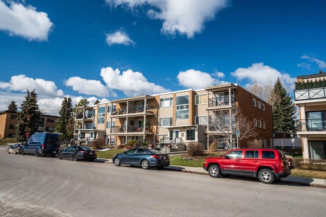 35 - 4915 8 Street Sw, Home with 2 bedrooms, 1 bathrooms and 1 parking in Calgary AB | Image 1