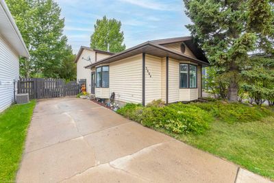 3004 46 Ave, House detached with 3 bedrooms, 2 bathrooms and 3 parking in Lloydminster SK | Image 3