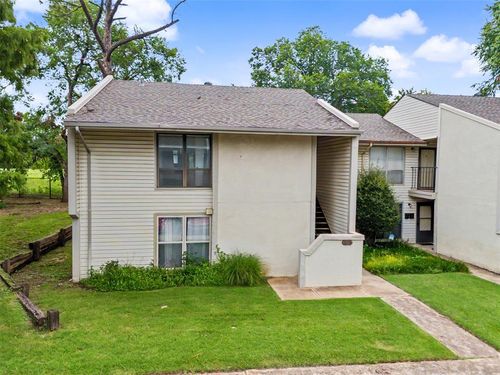 c-833 Cardinal Creek Blvd, Norman, OK, 73072-8013 | Card Image