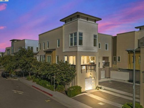 5585 Apex Dr, Dublin, CA, 94568-4796 | Card Image