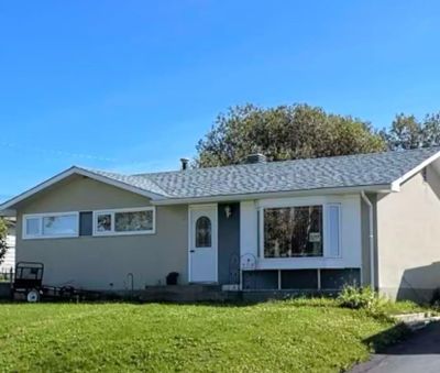 5443 Home St, House detached with 3 bedrooms, 1 bathrooms and 3 parking in Swan Hills AB | Image 1