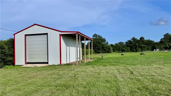 View of outdoor structure | Image 7