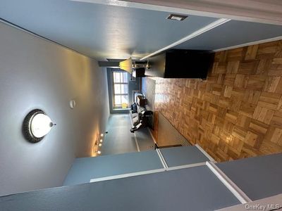 Entry to apartment | Image 3