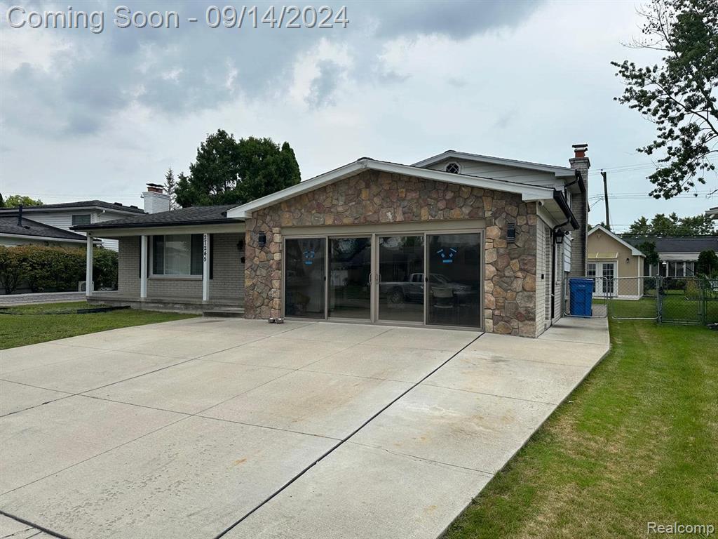 Timber Trl, Dearborn Heights, MI 48127