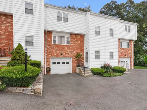 apt-a2-102 Pine Hill Ave, Stamford, CT, 06906-1533 | Card Image