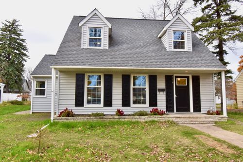 716 Maple St, Alexandria, MN, 56308-1924 | Card Image