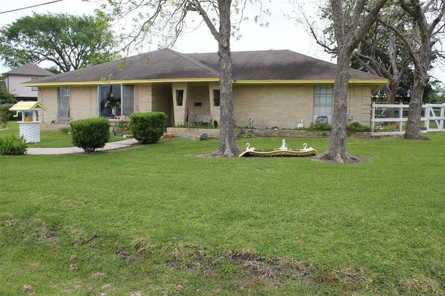 206 Riverside St, House other with 3 bedrooms, 3 bathrooms and null parking in Highlands TX | Image 7