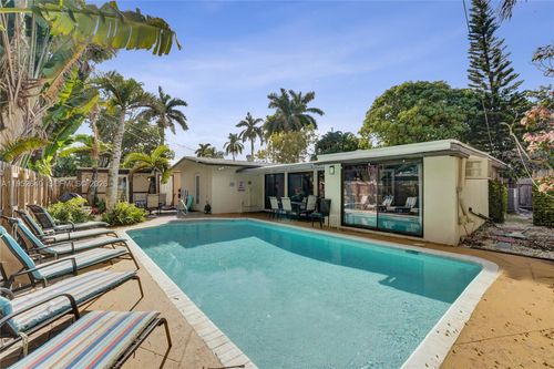 3024 Ne 2nd Ter, Wilton Manors, FL, 33334-1055 | Card Image