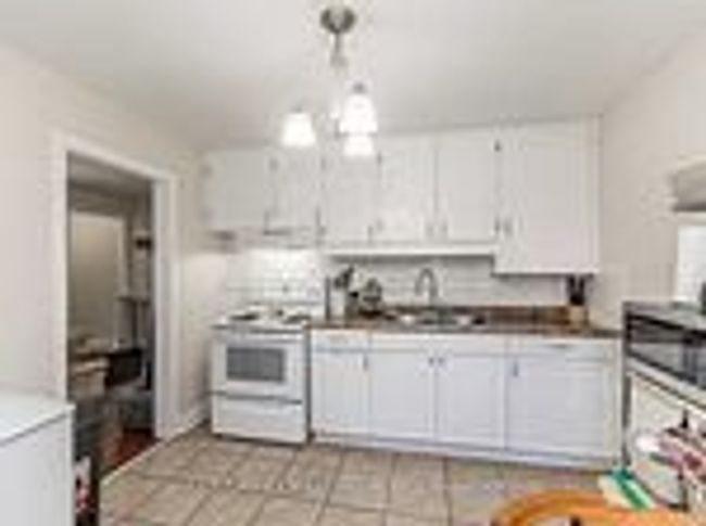 MAIN - 23 2nd St, Home with 2 bedrooms, 1 bathrooms and 3 parking in New Tecumseth ON | Image 9