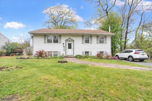 39 Post Brook Rd N, West Milford, NJ, 07480-4516 | Card Image