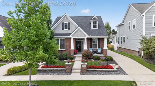 719 Hickory St, Milford, MI, 48381-1606 | Card Image