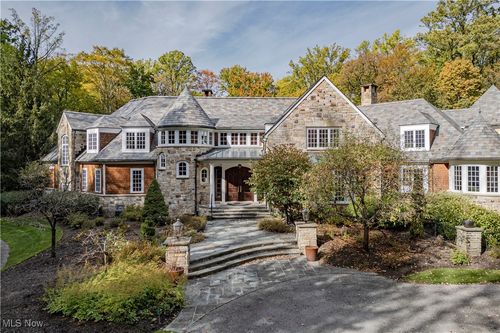 7955 Gray Eagle Chase, Gates Mills, OH, 44040-9777 | Card Image