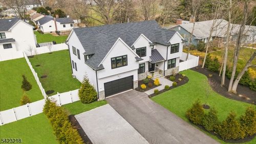 203 Marcotte Ln, Bergenfield, NJ, 07621-3212 | Card Image