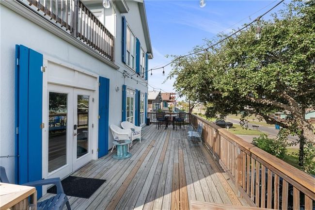 207 S 2 Nd St, House other with 4 bedrooms, 3 bathrooms and 6 parking in Rockport TX | Image 7