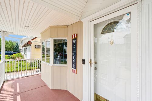 2500 Mermaid Ave, Wantagh, NY, 11793-4406 | Card Image