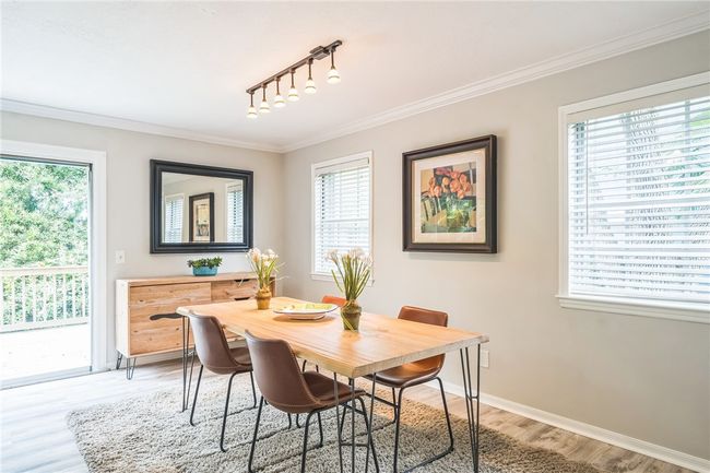 Separate dining area | Image 12