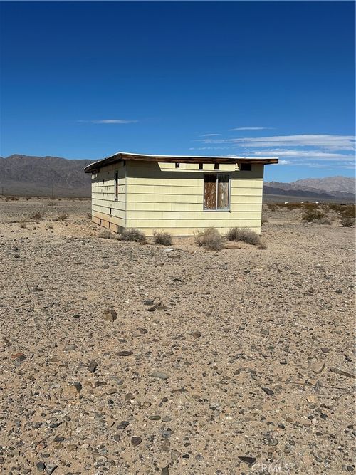 1 Screech Owl Rd, Twentynine Palms, CA, 92277 | Card Image