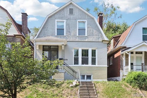 3742 Meramec St, Saint Louis, MO, 63116-4451 | Card Image