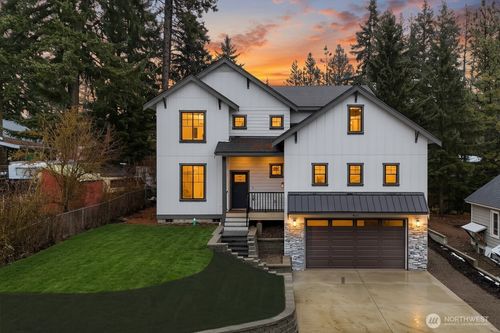 511 W 2nd St, Cle Elum, WA, 98922-1017 | Card Image