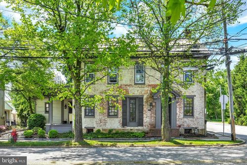 221 Lincoln Way W, NEW OXFORD, PA, 17350-1315 | Card Image